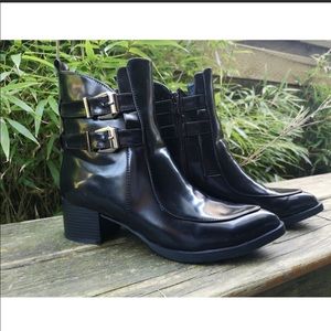 🍁3/20$🍁Faux patent leather booties black 10
